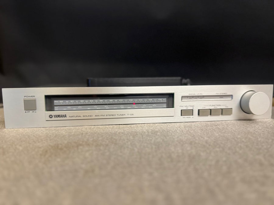 Yamaha Natural Sound AM/FM Stereo Tuner T-05 | Köp på Tradera