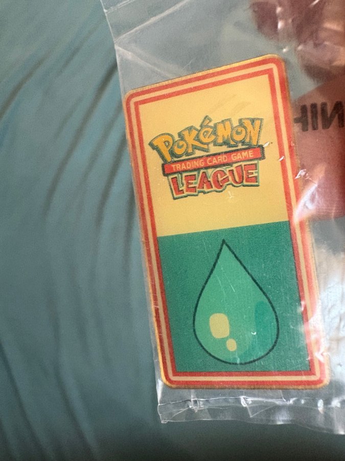 Pokmon Gym Badge Pins water 1999 | Kp p Tradera (731232187)