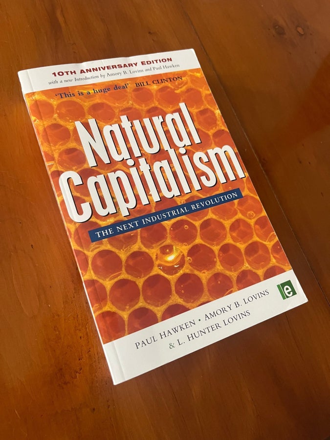 Se produkter som liknar Natural Capitalism av Paul Ha.. på Tradera