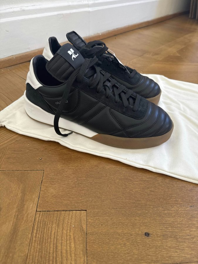 【courreges】CLUB 02 LEATHER SNEAKERS Courrèges Club 02 leather sneakers Courreges