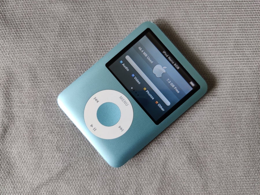 8GB Apple iPod Nano + Bose SoundDock! | Köp på Tradera (736614943)