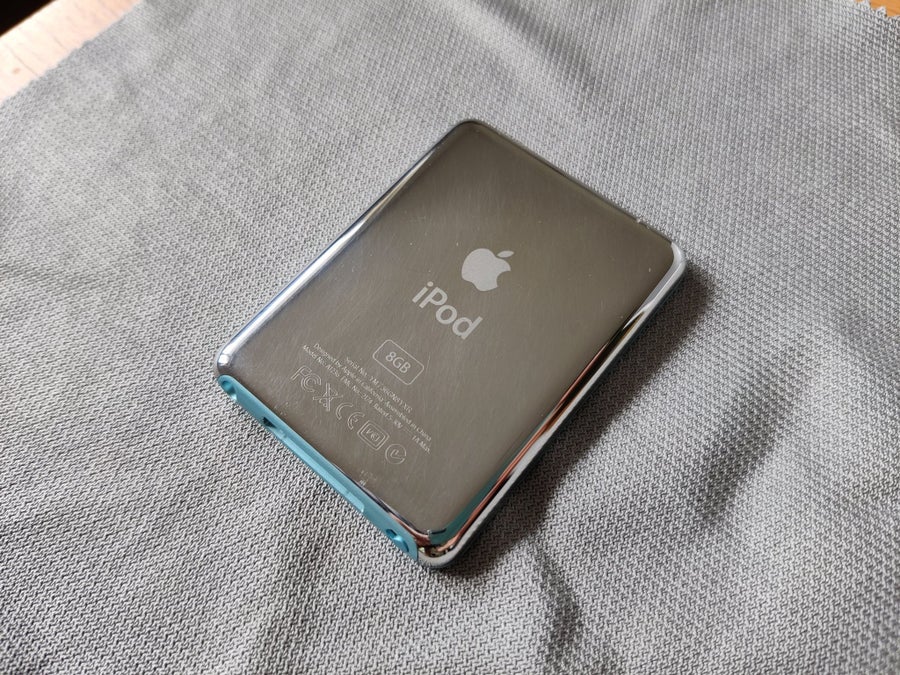 8GB Apple iPod Nano + Bose SoundDock! | Köp på Tradera (736614943)