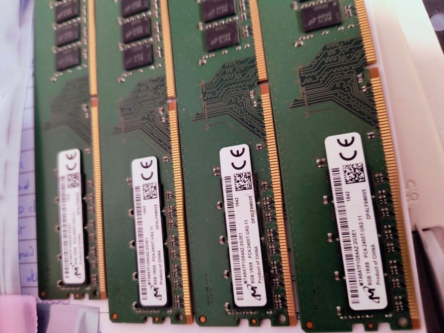Se produkter som liknar 48GB 6st+1 8GB DDR4 ECC 2400M.. på Tradera