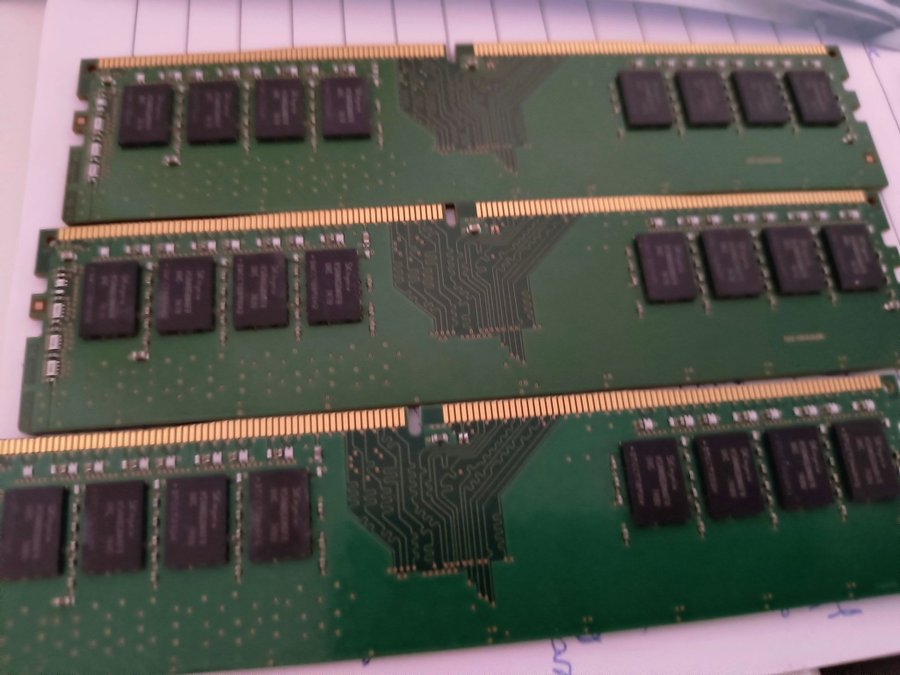 Se produkter som liknar 48GB 6st+1 8GB DDR4 ECC 2400M.. på Tradera