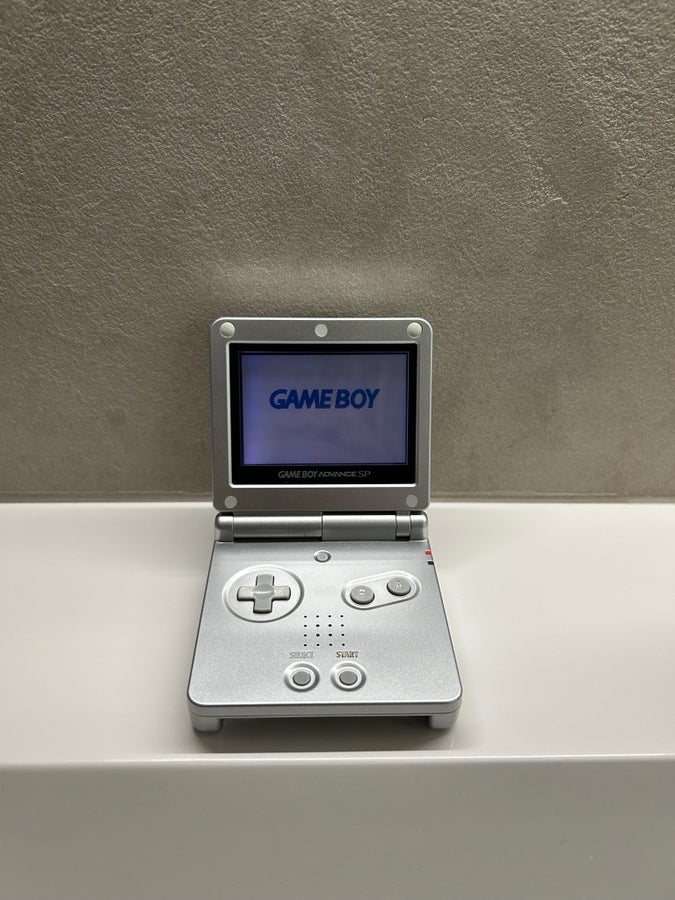 Nintendo Game Boy Advance SP – Silver | Mycket .. | Köp på Tradera