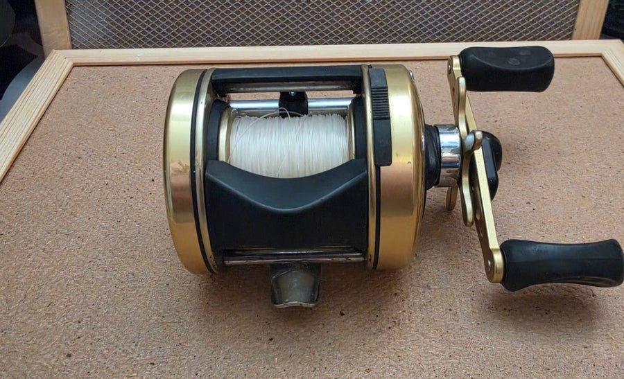 bass surface fishing lures #402 side gliding motion on affordable fishing rod Color:E Avet EXW 80/2 Gold
