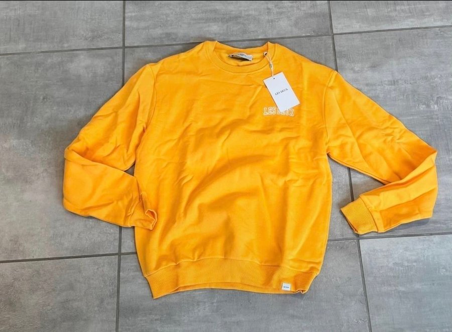 Se produkter som liknar Les Deux Blake sweatshirt, på Tradera