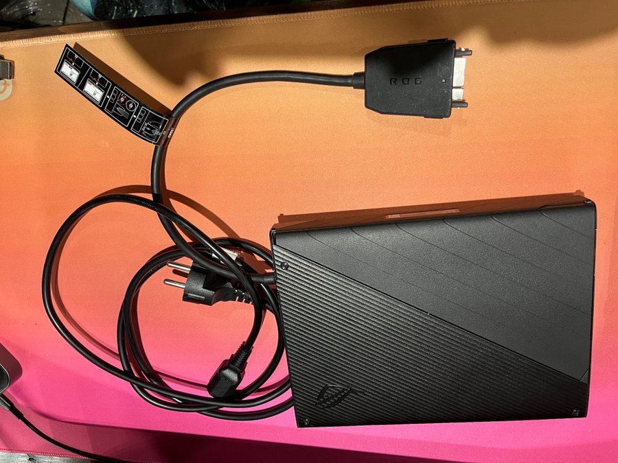 ASUS XG Mobile RX6850M XT 即納】ASUS ROG XG Mobile GC32L RX6850M