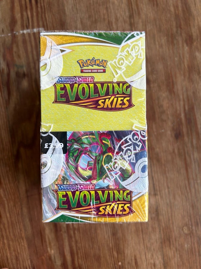 evolving skies half booster box Elite Evolving Skies is full of great pulls to add to your Pokmon collection Evolving Skies Booster Box -
