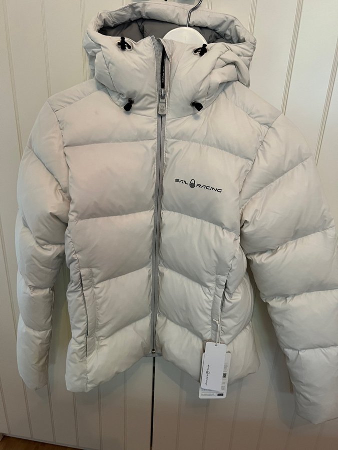 gravity down jacket dam