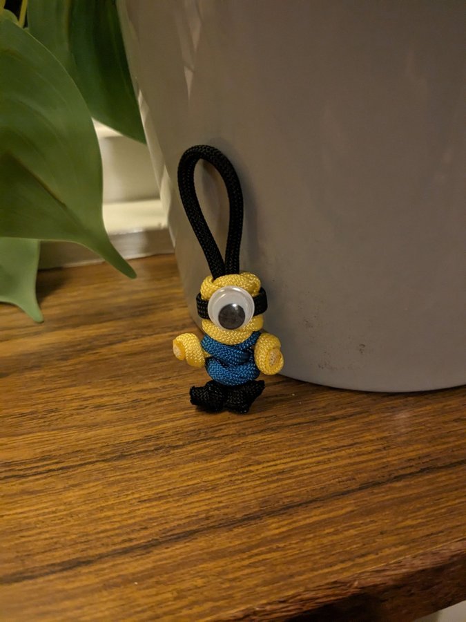 Minion store paracord keychain