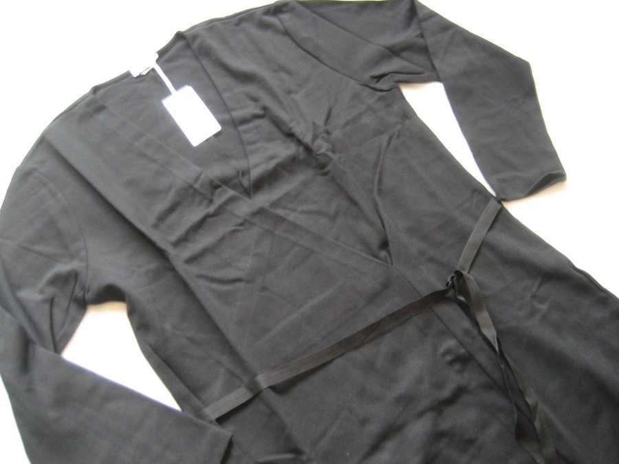 Se produkter som liknar Ny Filippa K Jersey wrap dres.. p Tradera (725412803) Se produkter som liknar Ny Filippa K Jersey wrap dres.. p Tradera (725412803)