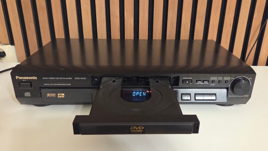 Panasonic DVD-RV31 DVD/Video/CD/CD Player | Köp på Tradera (736093465)
