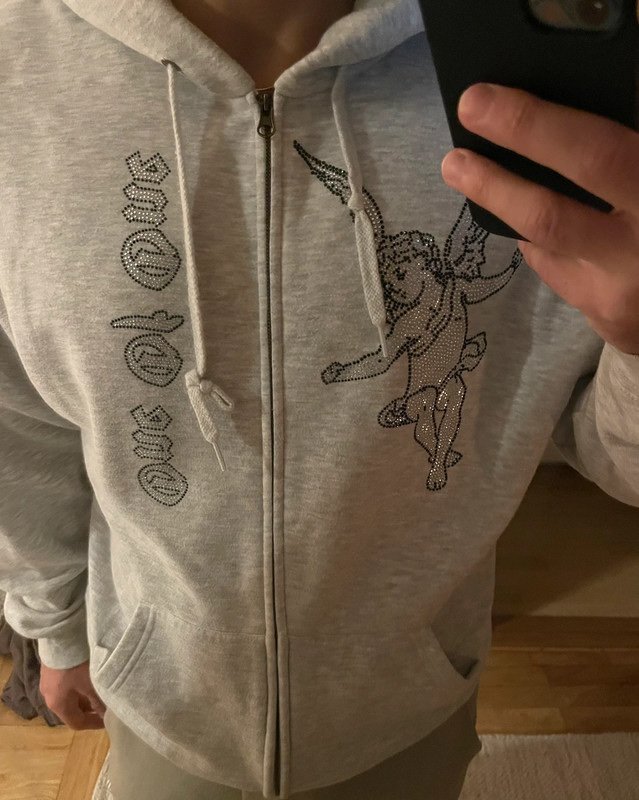Grå one of one hoodie storlek L Köp på Tradera (699913305)