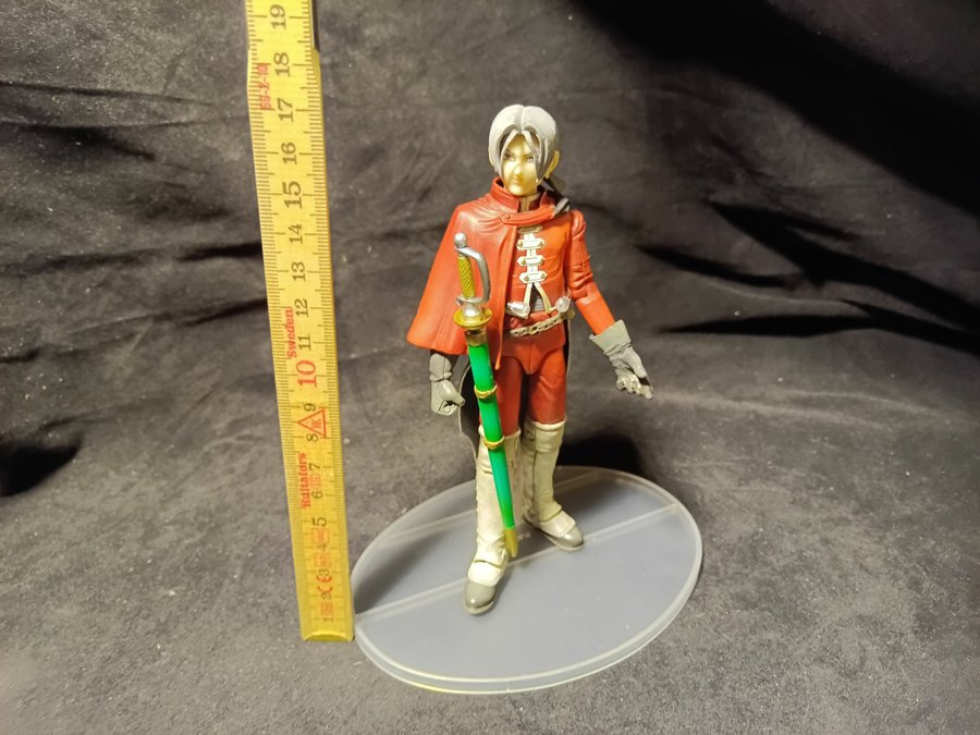 Dragón quest VIII figuras play arts original de segunda mano por 59 EUR