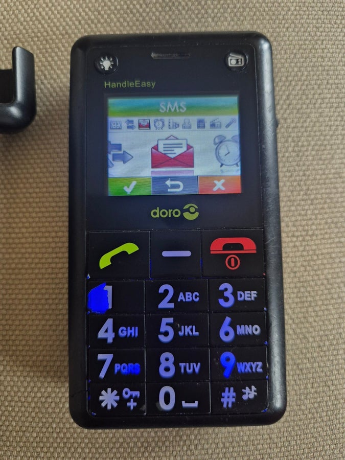 Dora Handleeasy Doro HandleEasy Mobiltelefon | Köp på Tradera (758230254)