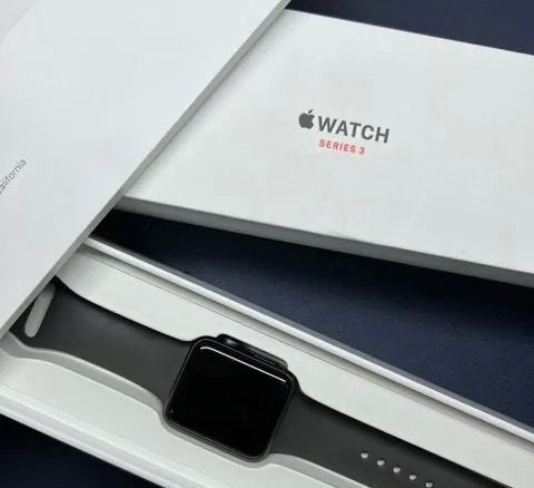 Se produkter som liknar Apple Watch Serie 3 42mm + ce.. på Tradera  (538534319)