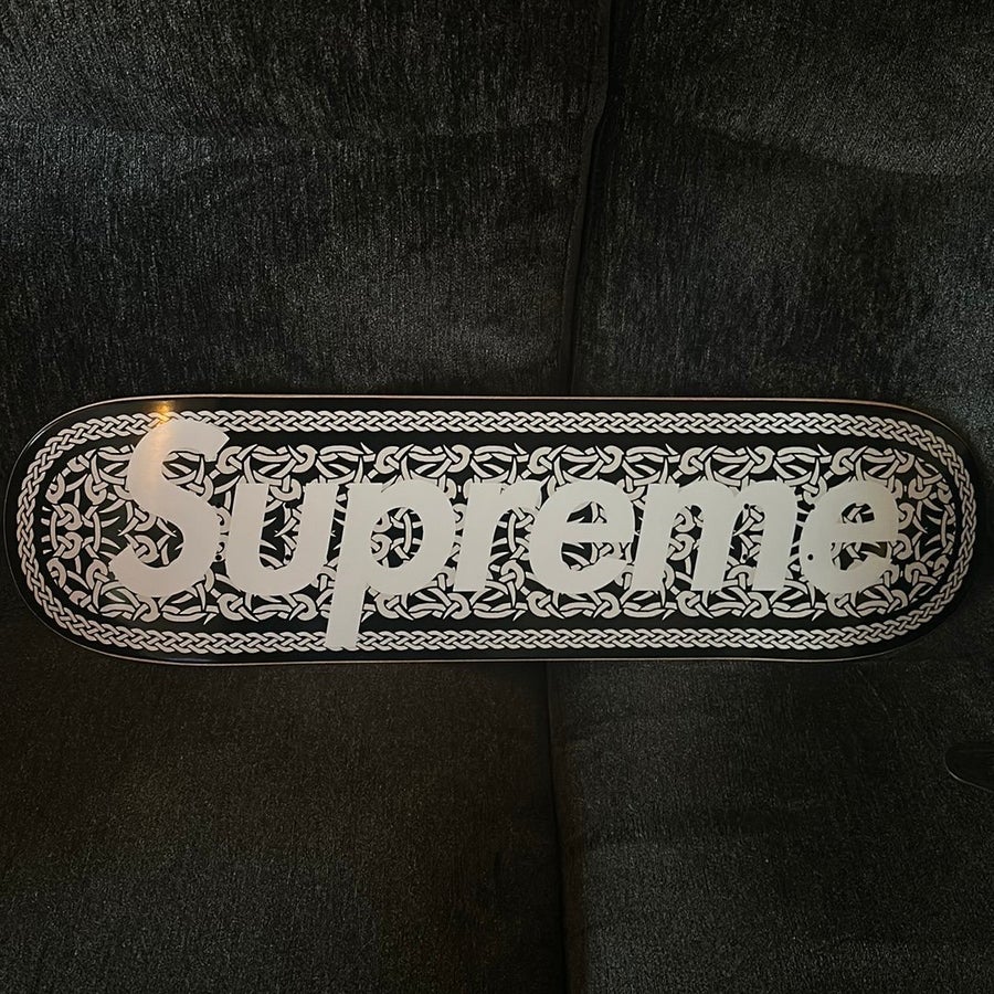 Supreme Skateboard 