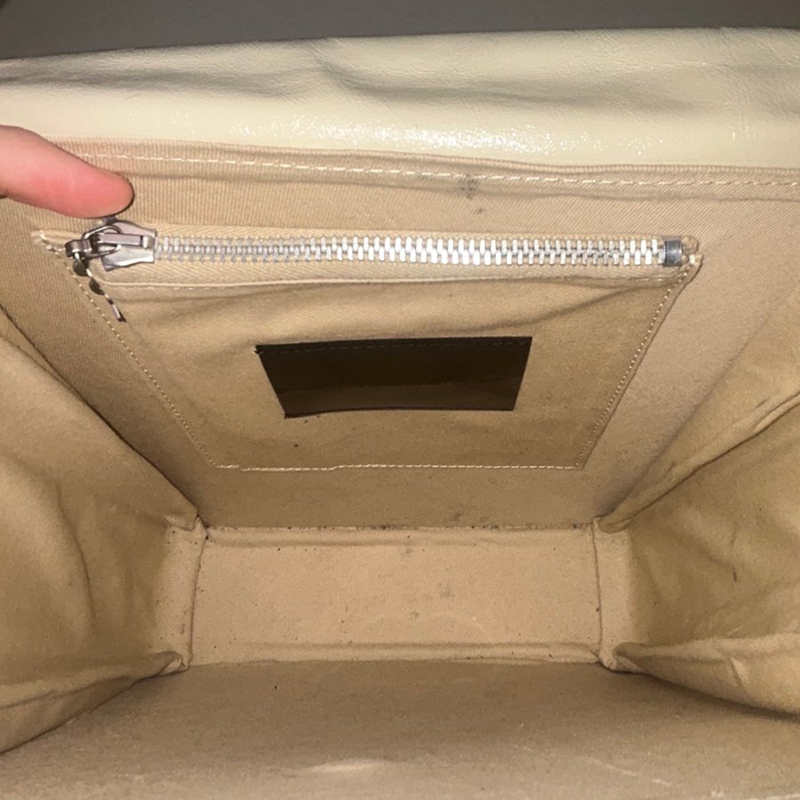 Our Legacy Extended Bag Dusty White Leather | Köp på Tradera