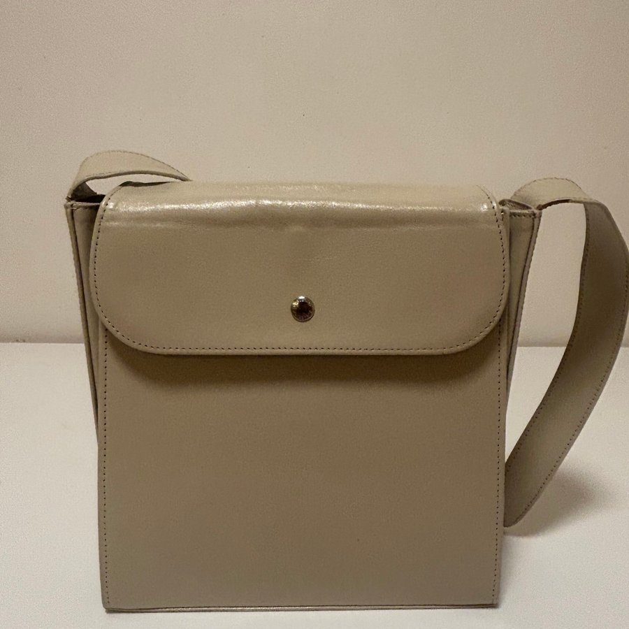 Our Legacy Extended Bag Dusty White Leather | Köp på Tradera