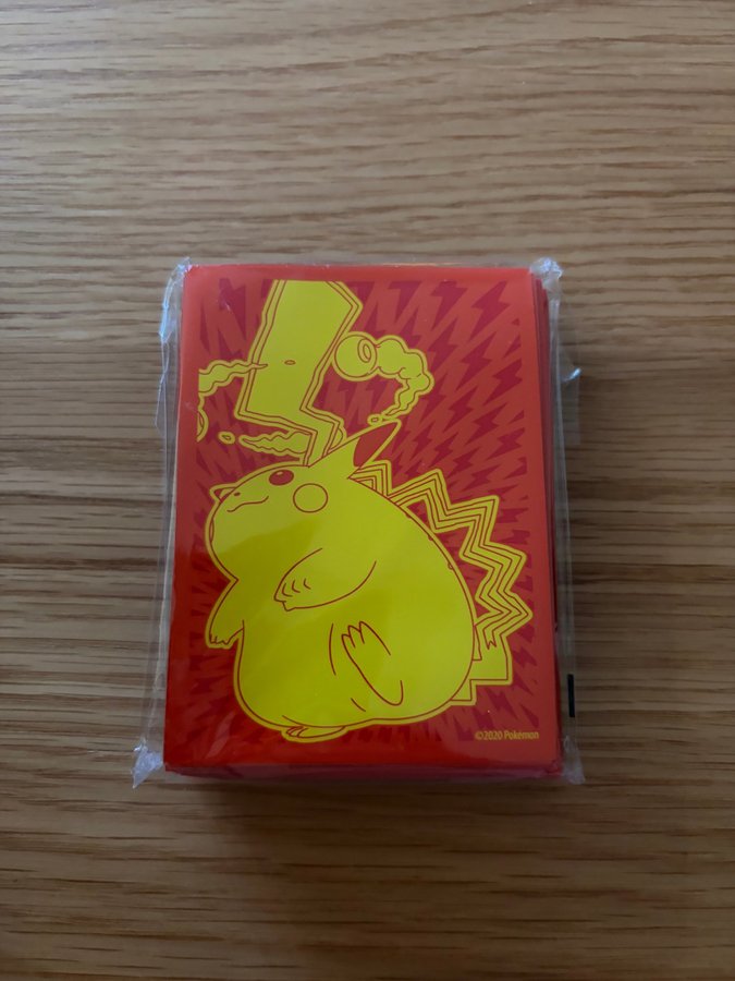 vivid voltage card sleeves Vivid Voltage ETB - Gigantatamax Pikachu