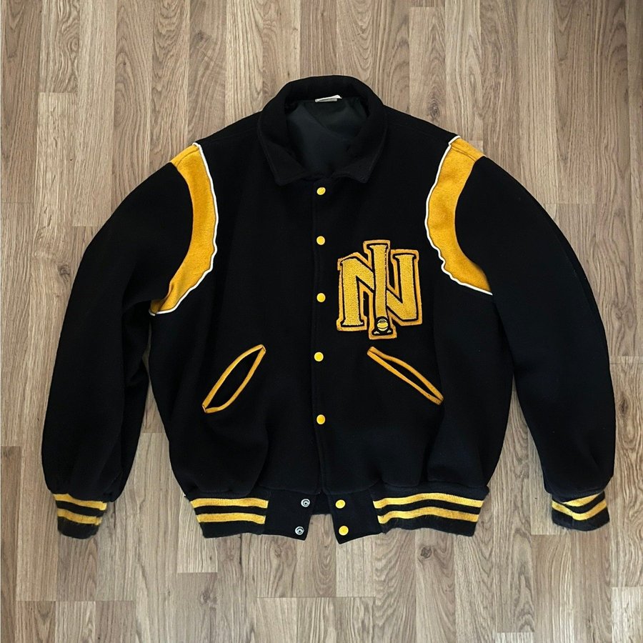 Se produkter som liknar Vintage Letterman, Varsity på Tradera - Main Image