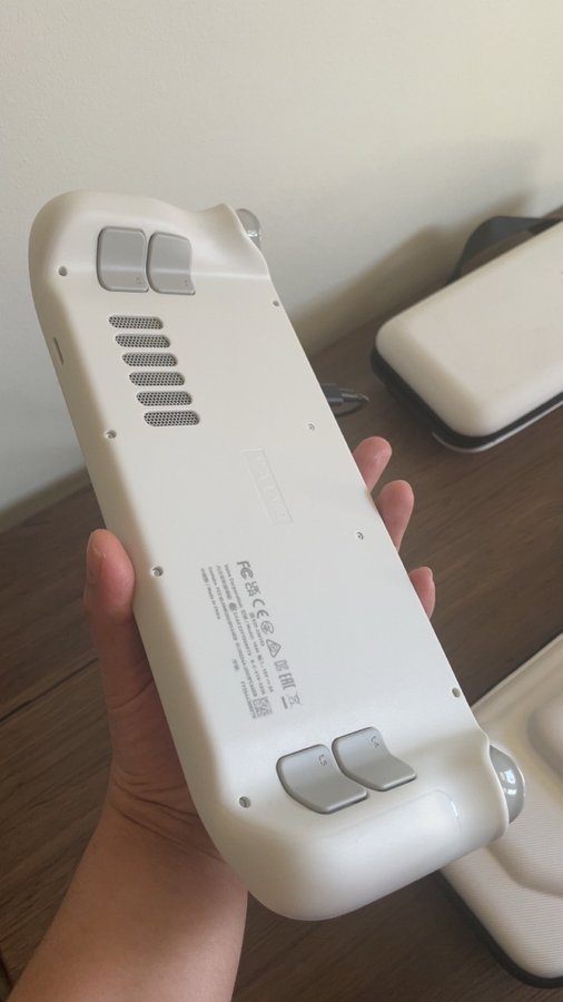 Steam Deck OLED LIMITED EDITION ホワイト,1TB Steam Deck OLED Limited Edition White priced $30 more than