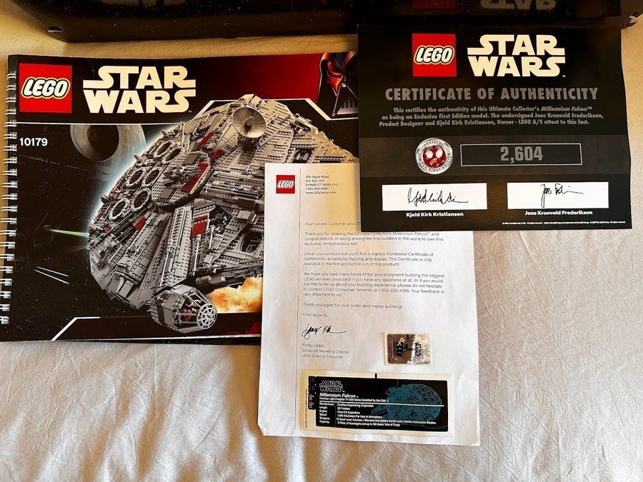 LEGO Star Wars 10179 Ultimate Collector s Millennium Falcon. First Edition