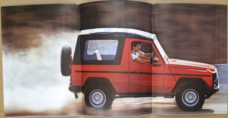 Se produkter som liknar Broschyr Mercedes 240 GD 300 .. på Tradera ...