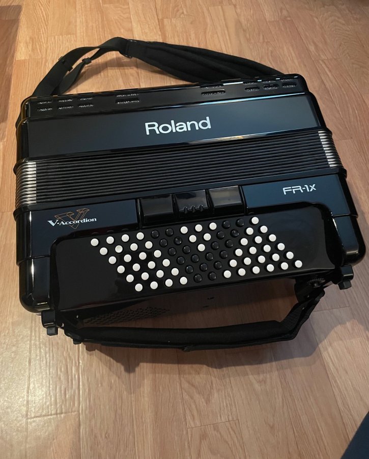 Dragspel Roland FR1XB BK VAccordion Köp på Tradera (571644840)