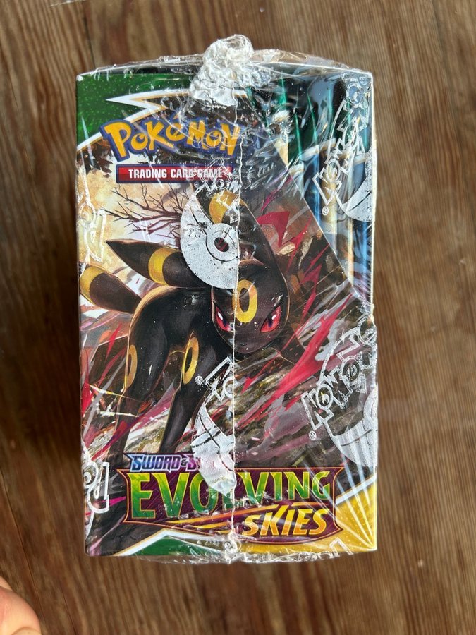 evolving skies half booster box Pokémon TCG: Mega Evolution: Phantasmal Flames main image 0