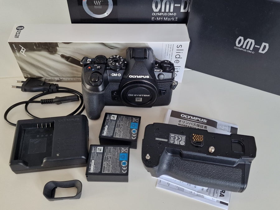 Olympus OM-D E-M1 Mark II + O.. | Köp från CFOTO-ONLINE på Tradera
