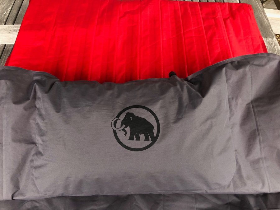 Mammut Comfort Pump Mat () Mammut Comfort Pump Mat