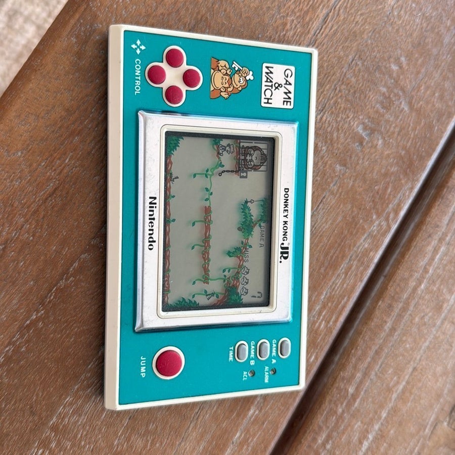 Nintendo Game & Watch Donkey Kong Jr. DJ-101 fr.. | Køb på Tradera
