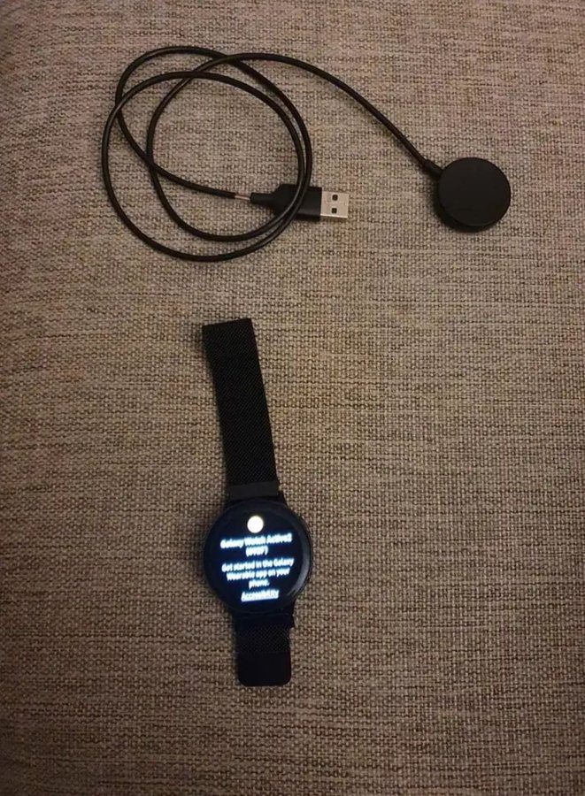 Active watch outlet