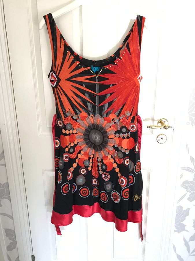 Kort klänning, stl L, Desigual (472956974) Köp på Tradera