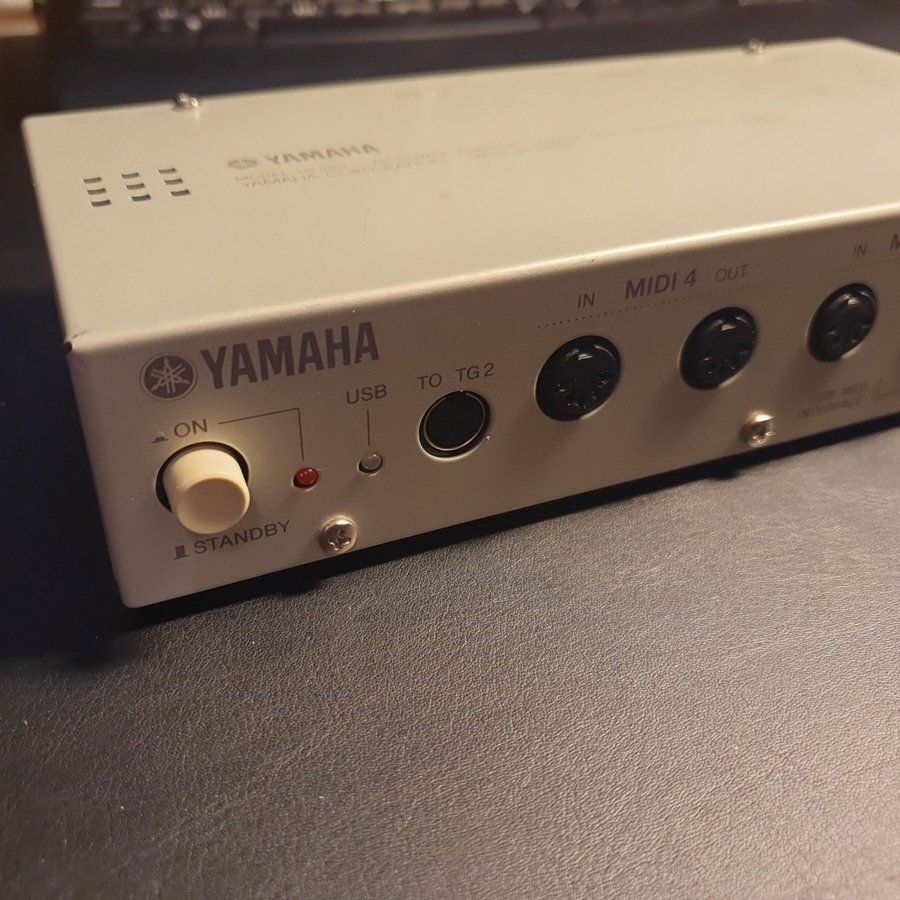 Yamaha UX256 USB MIDI-interface. | Köp på Tradera (661208212)