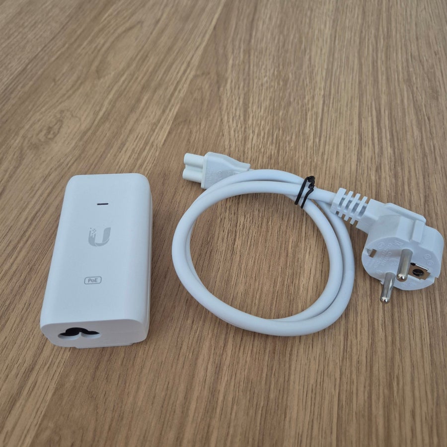 Ubiquiti UniFi U6 Lite + PoE Injector | Köp på Tradera (751461662)