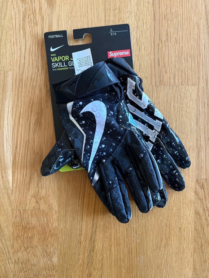 supreme nike vapor jet