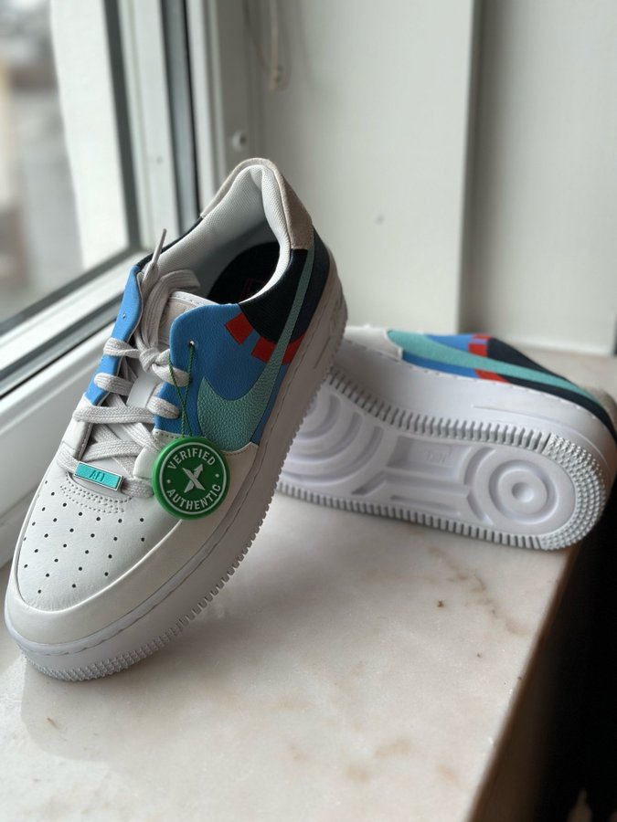 Se produkter som liknar Nike Air Force 1 Sage Low Whi. pa Tradera 635629920