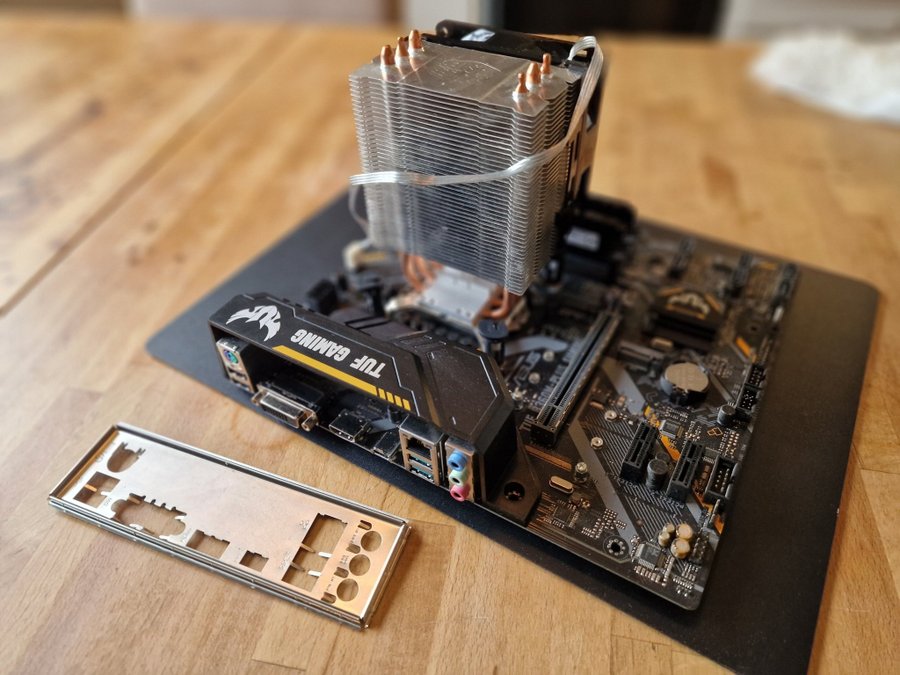 i5-9400 、H310M-E R2.0、メモリ16GB、純正クーラー付き Amazon