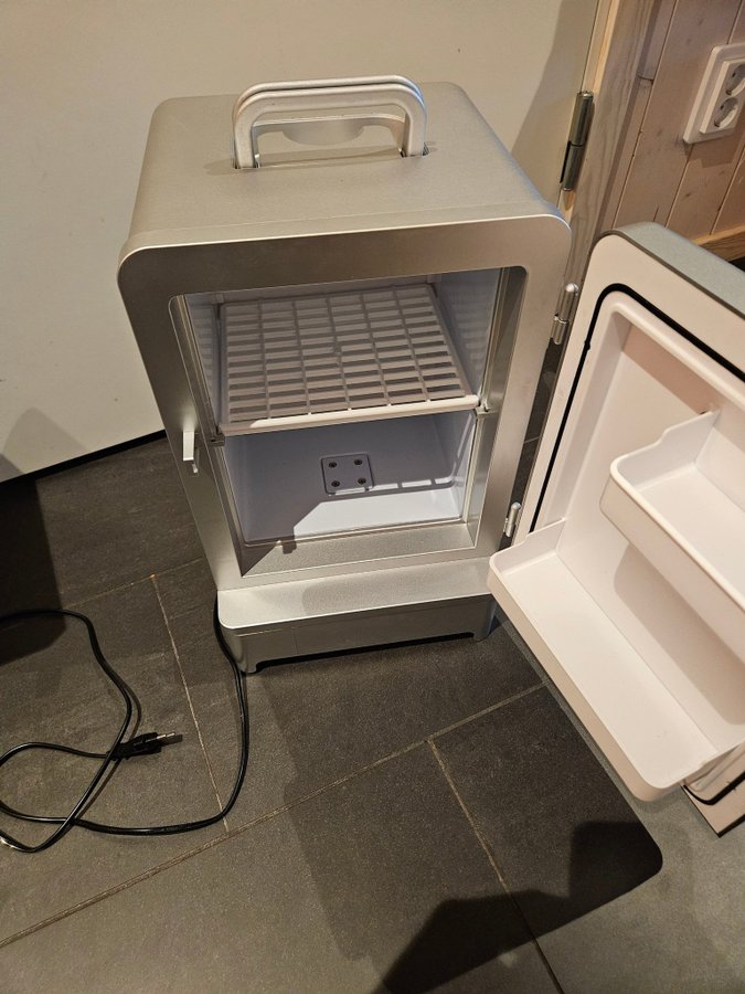 Mini kyl med värme funktion Köp på Tradera (697243540)