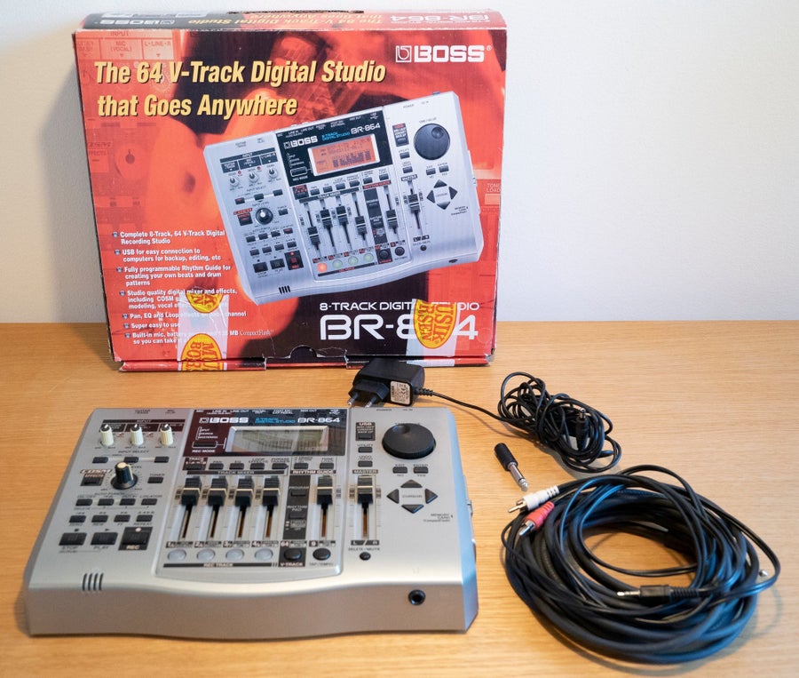 BOSS BR-864 8-Track Digital Studio | Köp på Tradera (749824445)