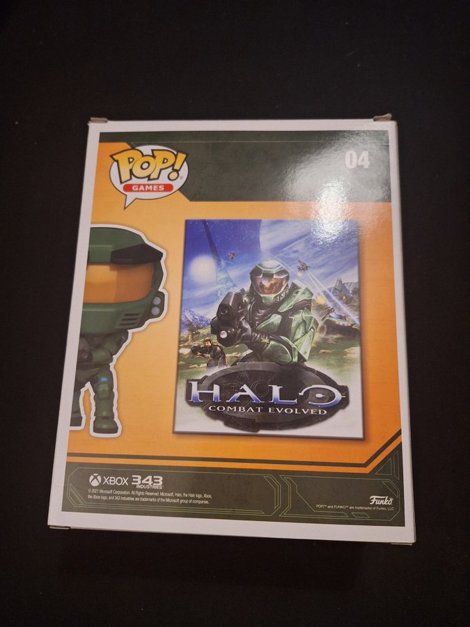 019 - Halo: Combat Evolved - Master Chief With Energy Sword And Grappleshot Giant