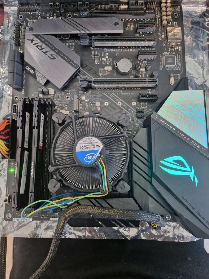 ASUS ROG Strix Z390-F Gaming Moderkort med Inte.. | Köp på Tradera