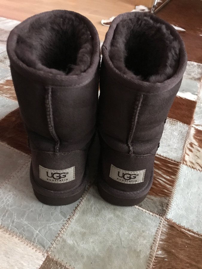 ugg barn