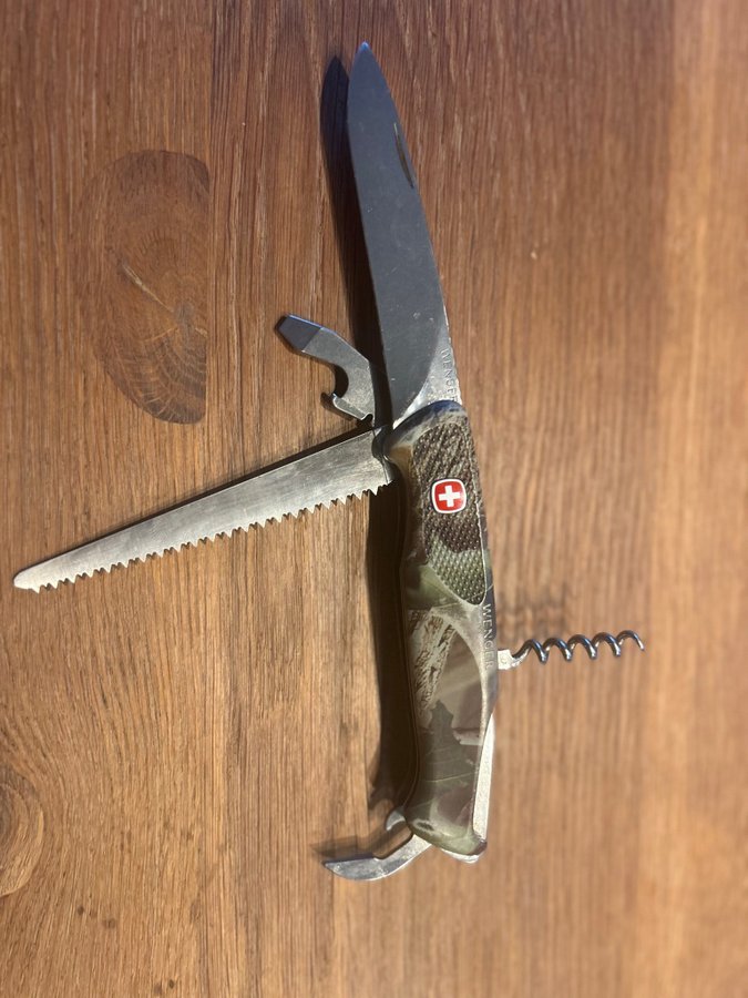 Se produkter som liknar Wenger Ranger 55 RealTree Camo på Tradera