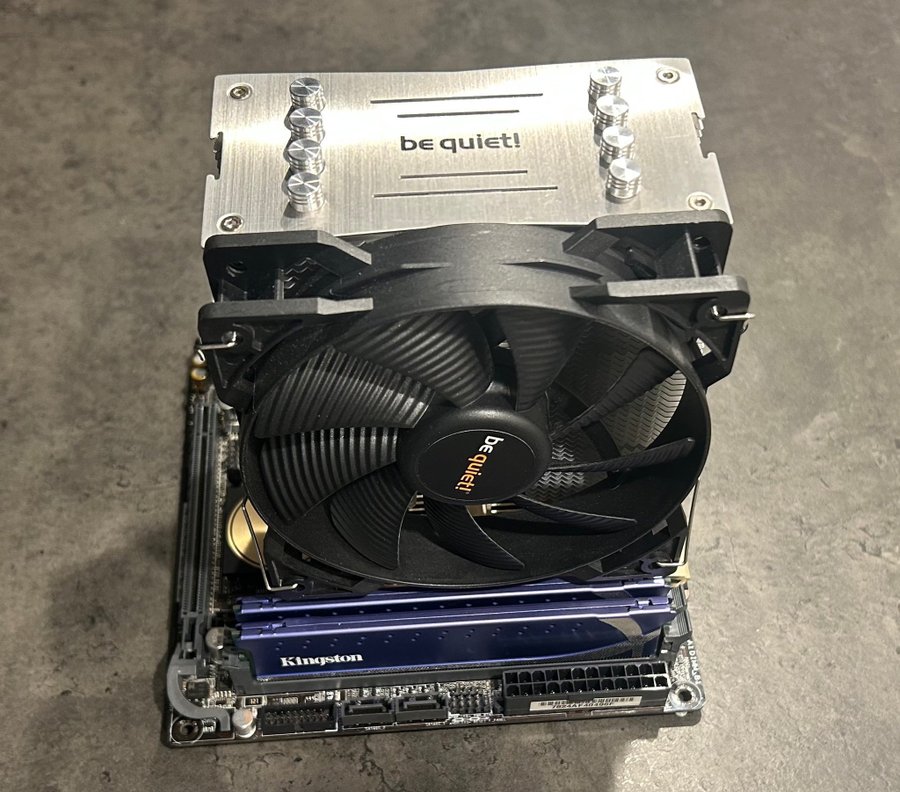 Se produkter som liknar ASUS Z97I-PLUS, i7-4790K, 16G.. på Tradera