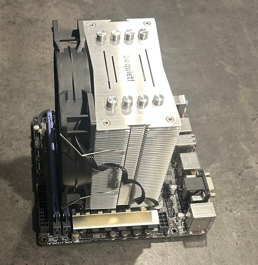 Se produkter som liknar ASUS Z97I-PLUS, i7-4790K, 16G.. på Tradera