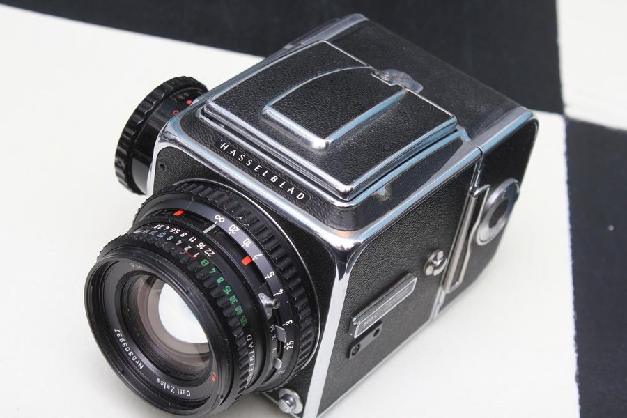 ★美品★ Hasselblad 500C＋Planar 1:2.8 80mm Hasselblad 500C with Zeiss Planar T* 80mm f/2.8 and Prism